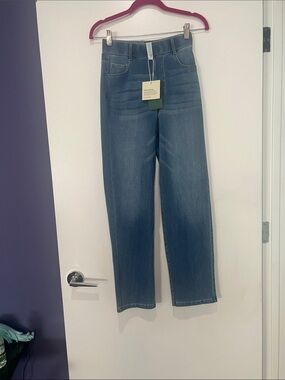 HALARA Women's Straight Leg Jeans in Medium Blue Wash